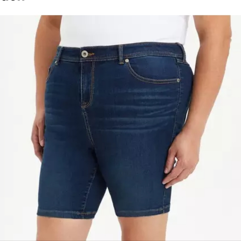 NWT Torrid Midfit Bermuda Short 16